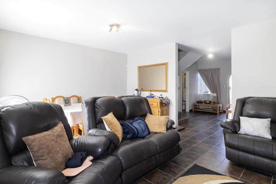 3 Bedroom Property for Sale in Garsfontein Gauteng