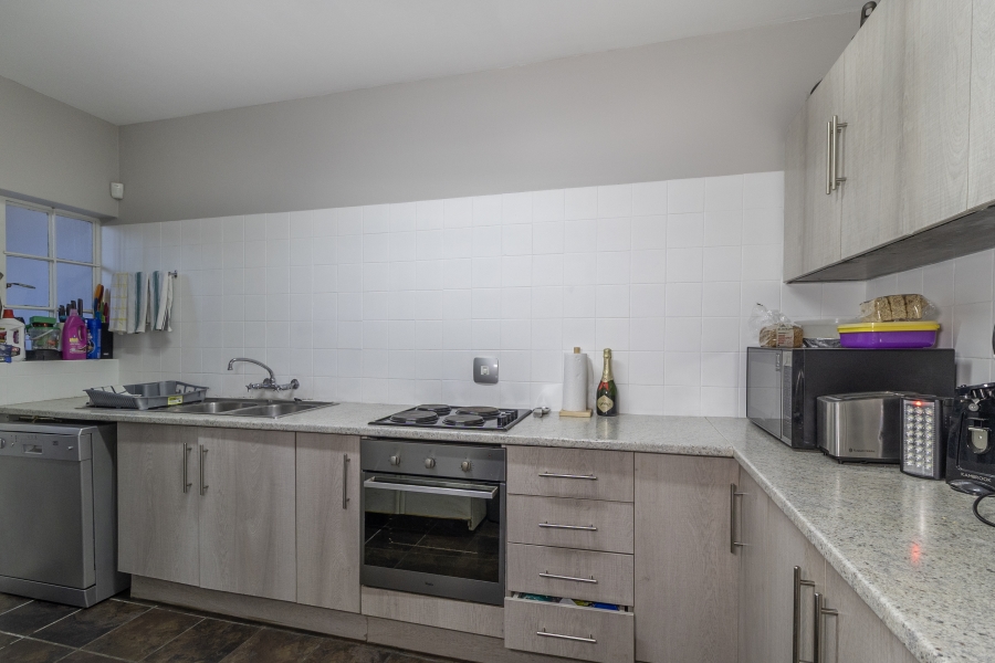3 Bedroom Property for Sale in Garsfontein Gauteng