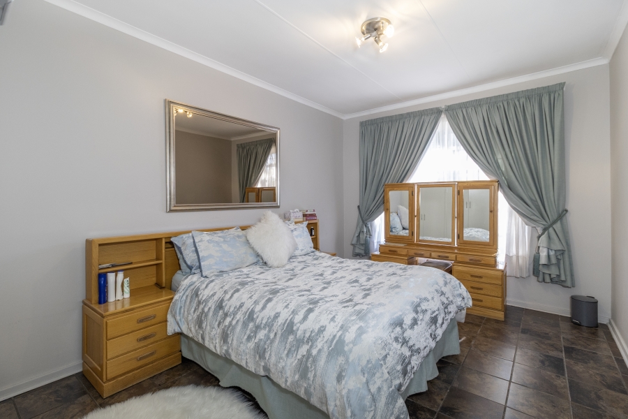 3 Bedroom Property for Sale in Garsfontein Gauteng