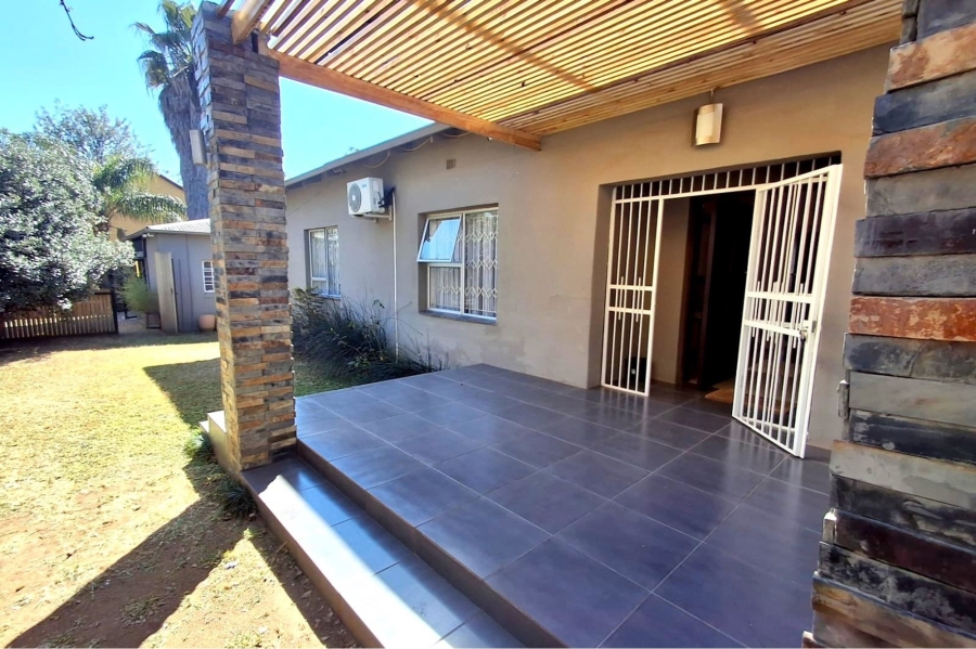3 Bedroom Property for Sale in Edenvale Central Gauteng