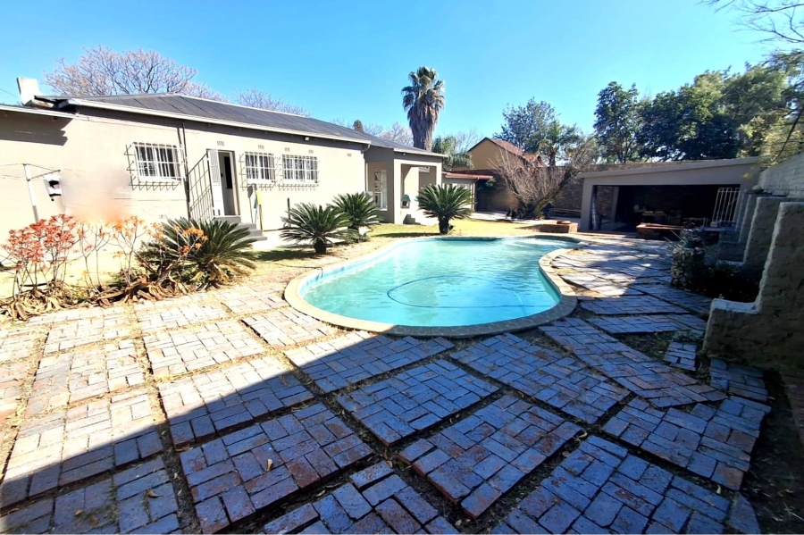 3 Bedroom Property for Sale in Edenvale Central Gauteng