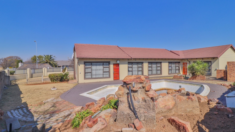 4 Bedroom Property for Sale in Elspark Gauteng