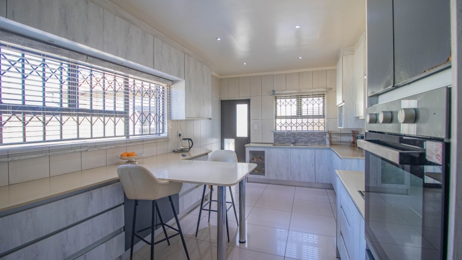 4 Bedroom Property for Sale in Elspark Gauteng