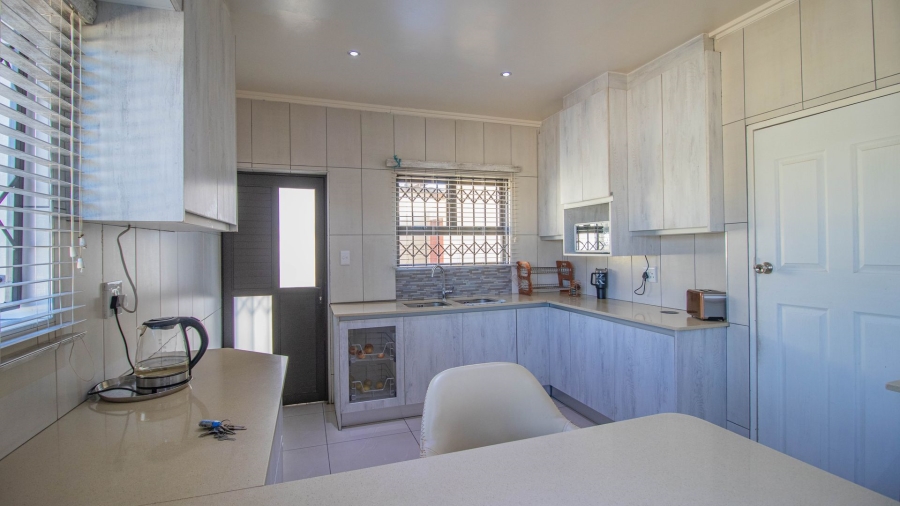4 Bedroom Property for Sale in Elspark Gauteng