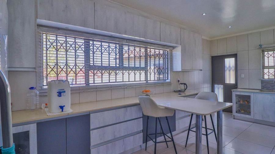 4 Bedroom Property for Sale in Elspark Gauteng