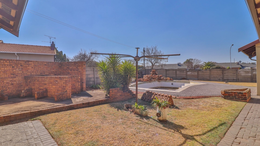 4 Bedroom Property for Sale in Elspark Gauteng