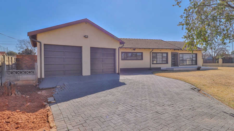 4 Bedroom Property for Sale in Elspark Gauteng
