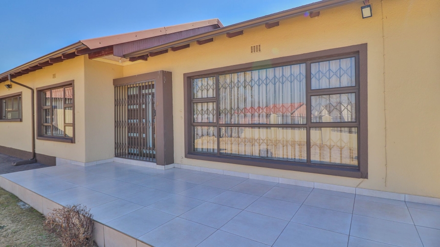 4 Bedroom Property for Sale in Elspark Gauteng
