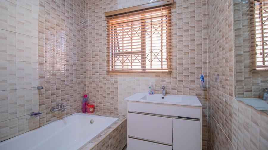 4 Bedroom Property for Sale in Elspark Gauteng