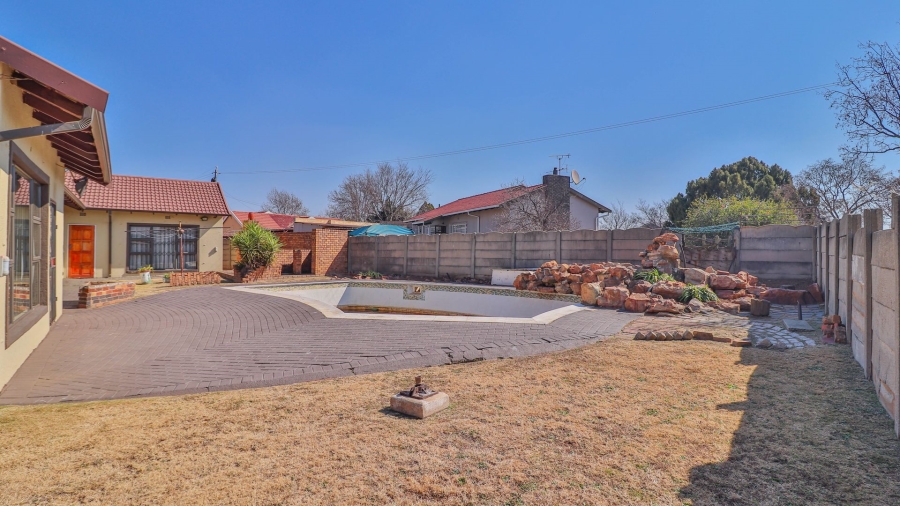 4 Bedroom Property for Sale in Elspark Gauteng