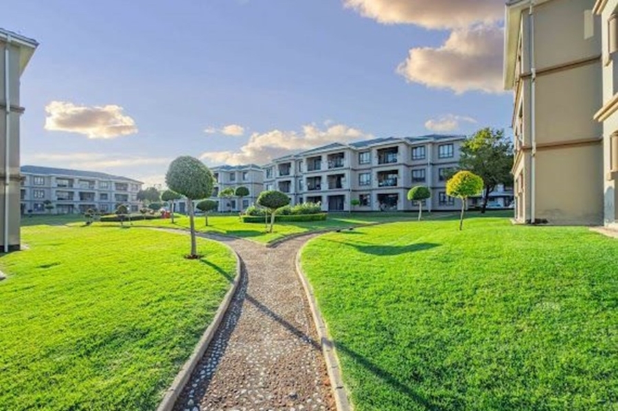 To Let 2 Bedroom Property for Rent in Halfway Gardens Gauteng