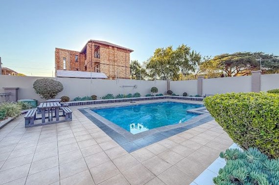To Let 2 Bedroom Property for Rent in Halfway Gardens Gauteng