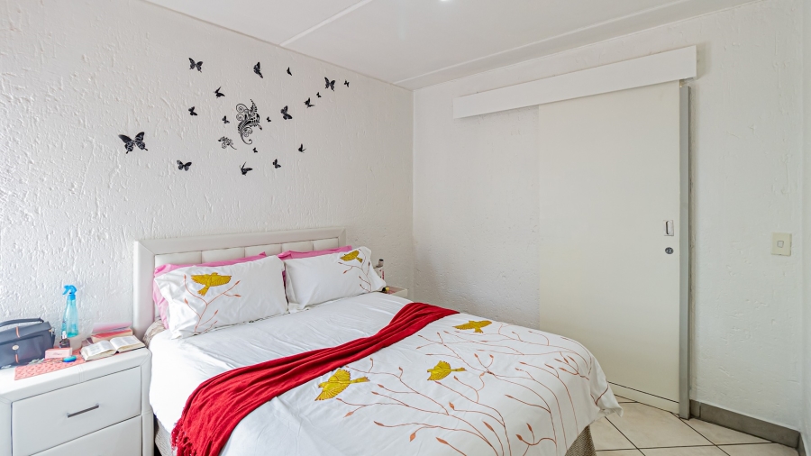1 Bedroom Property for Sale in Bruma Gauteng