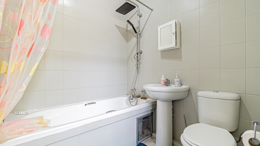 1 Bedroom Property for Sale in Bruma Gauteng