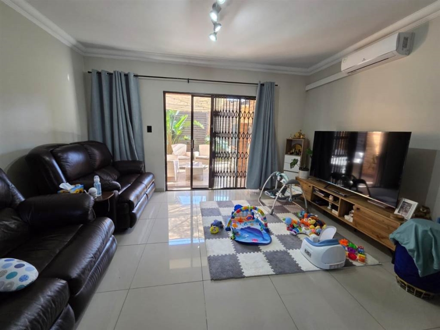 2 Bedroom Property for Sale in Brackendowns Gauteng
