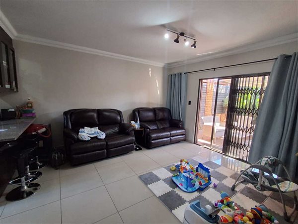 2 Bedroom Property for Sale in Brackendowns Gauteng
