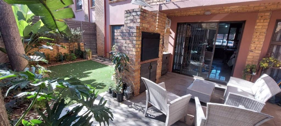 2 Bedroom Property for Sale in Brackendowns Gauteng