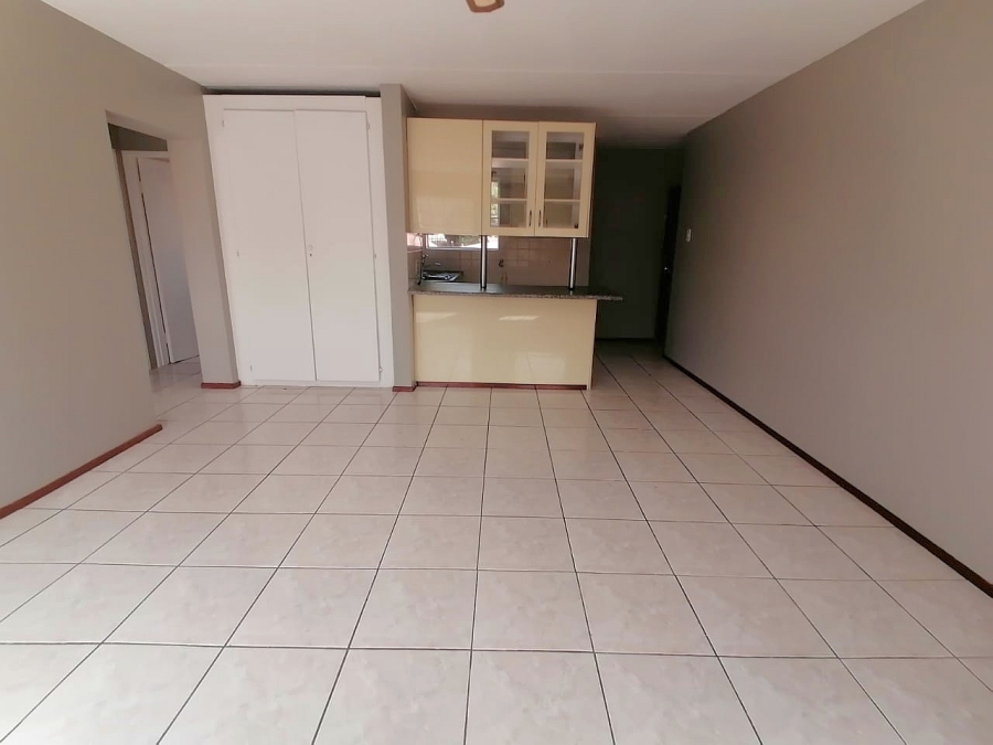 To Let 2 Bedroom Property for Rent in Mondeor Gauteng