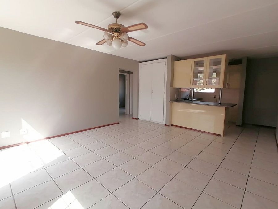 To Let 2 Bedroom Property for Rent in Mondeor Gauteng