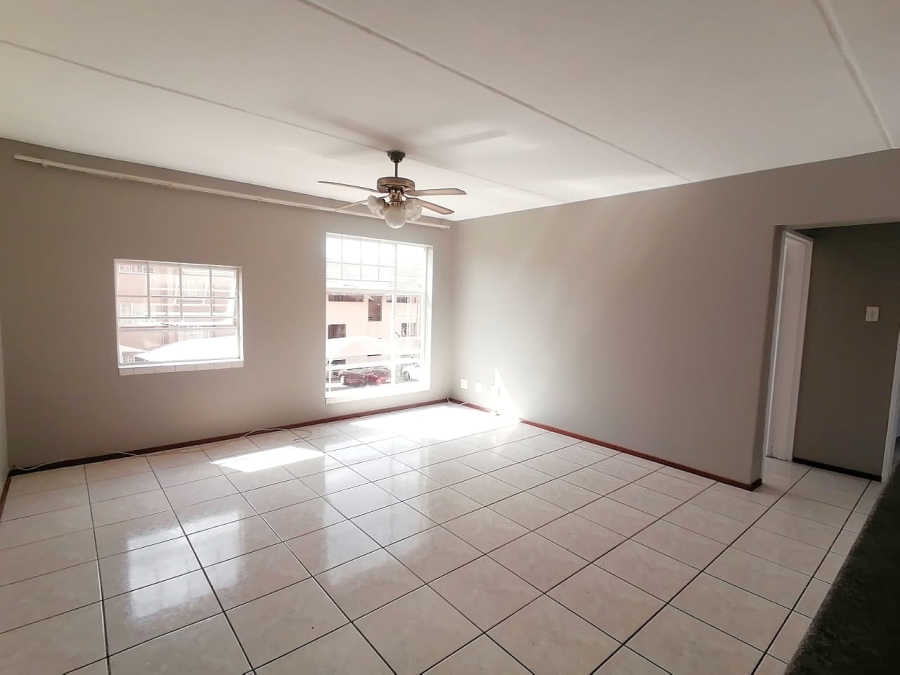 To Let 2 Bedroom Property for Rent in Mondeor Gauteng