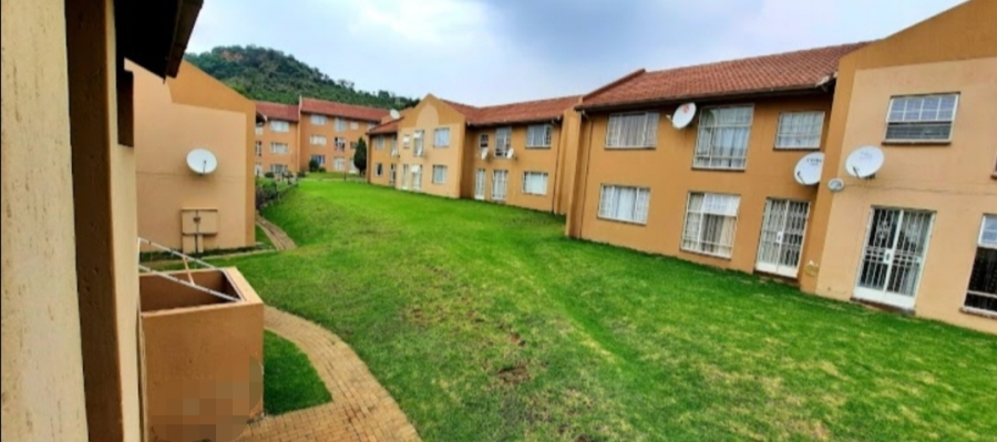 To Let 2 Bedroom Property for Rent in Mondeor Gauteng