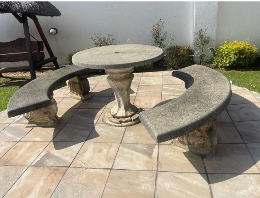 4 Bedroom Property for Sale in Mondeor Gauteng
