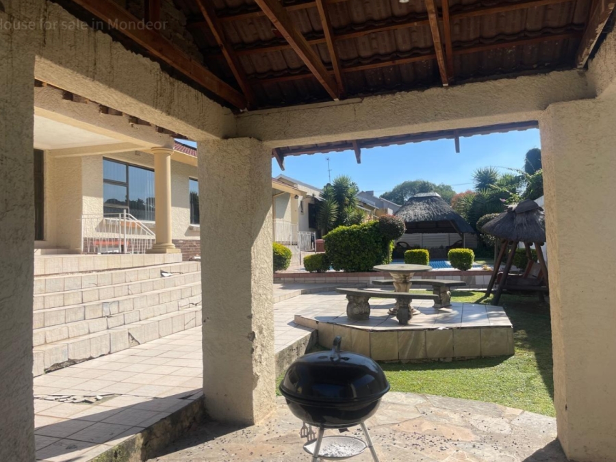 4 Bedroom Property for Sale in Mondeor Gauteng