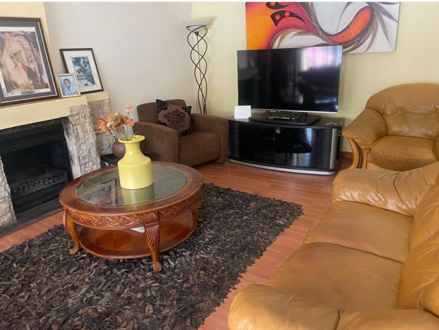 4 Bedroom Property for Sale in Mondeor Gauteng