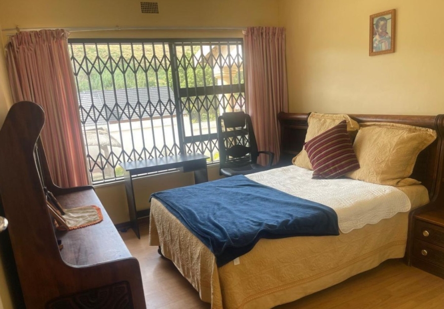 4 Bedroom Property for Sale in Mondeor Gauteng