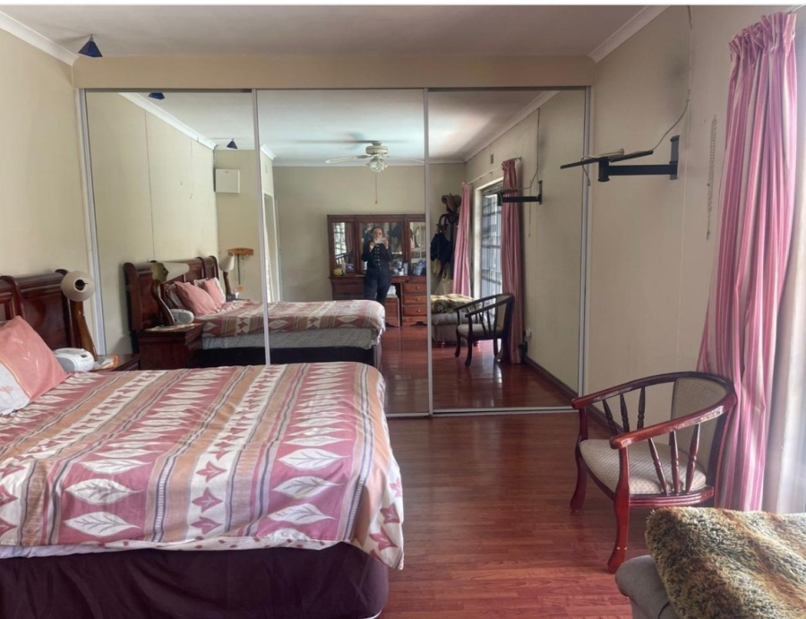 4 Bedroom Property for Sale in Mondeor Gauteng
