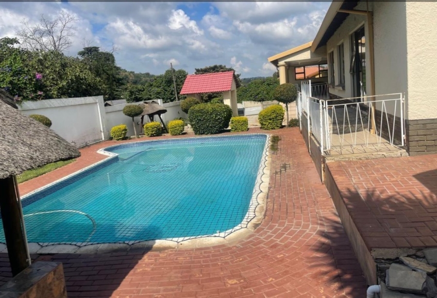 4 Bedroom Property for Sale in Mondeor Gauteng