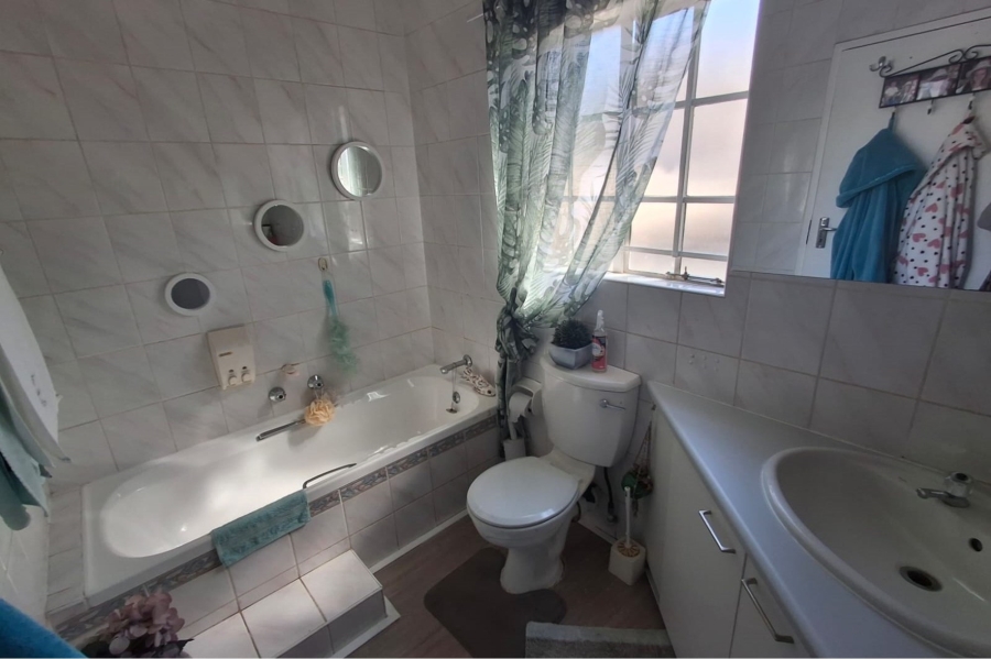 3 Bedroom Property for Sale in Eden Glen Gauteng