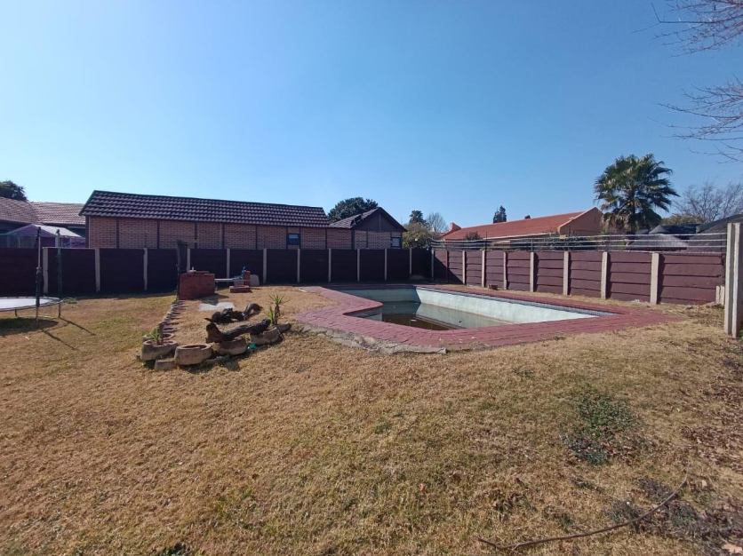 3 Bedroom Property for Sale in Verwoerdpark Gauteng