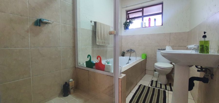 2 Bedroom Property for Sale in Beyers Park Gauteng