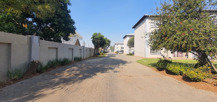 2 Bedroom Property for Sale in Beyers Park Gauteng