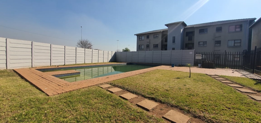 2 Bedroom Property for Sale in Beyers Park Gauteng
