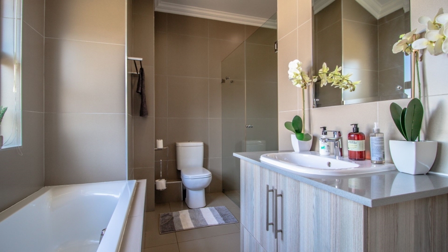 3 Bedroom Property for Sale in Rietvlei Ridge Country Estate Gauteng
