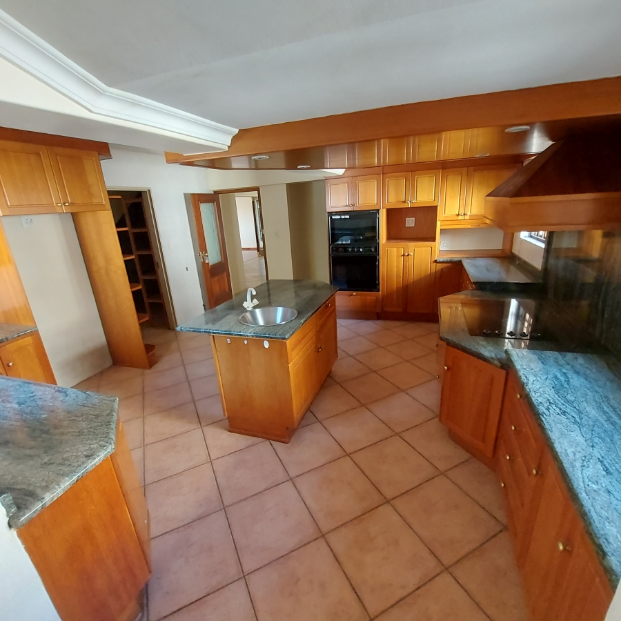 5 Bedroom Property for Sale in Waterkloof Park Gauteng