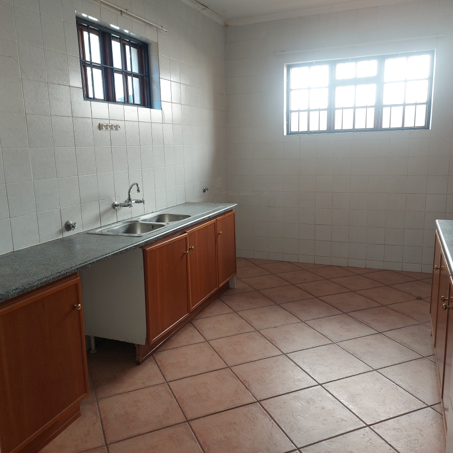 5 Bedroom Property for Sale in Waterkloof Park Gauteng