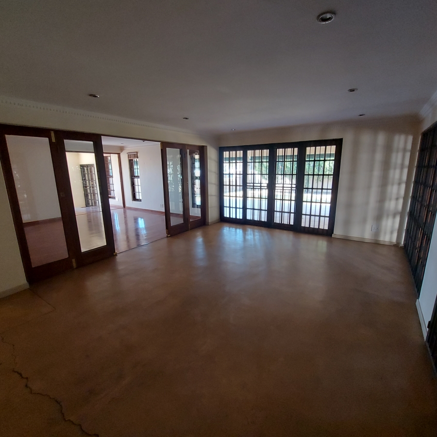 5 Bedroom Property for Sale in Waterkloof Park Gauteng