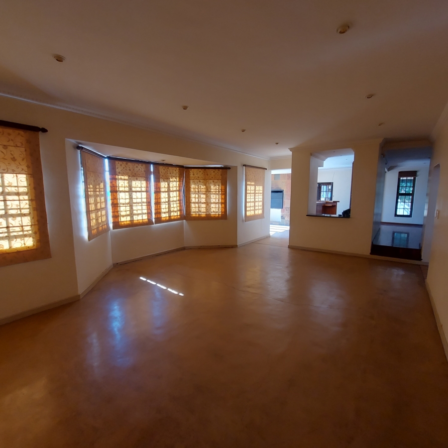 5 Bedroom Property for Sale in Waterkloof Park Gauteng