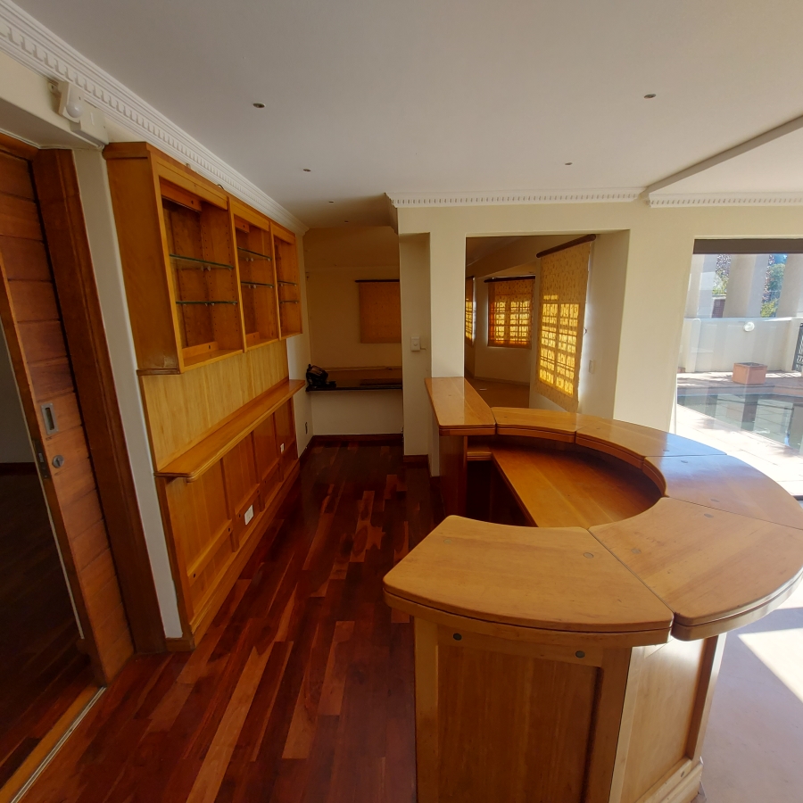 5 Bedroom Property for Sale in Waterkloof Park Gauteng