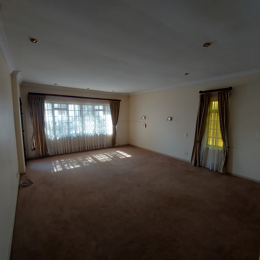 5 Bedroom Property for Sale in Waterkloof Park Gauteng