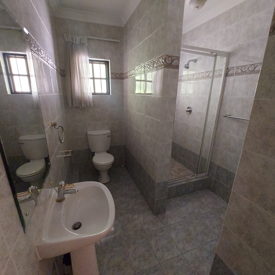 5 Bedroom Property for Sale in Waterkloof Park Gauteng