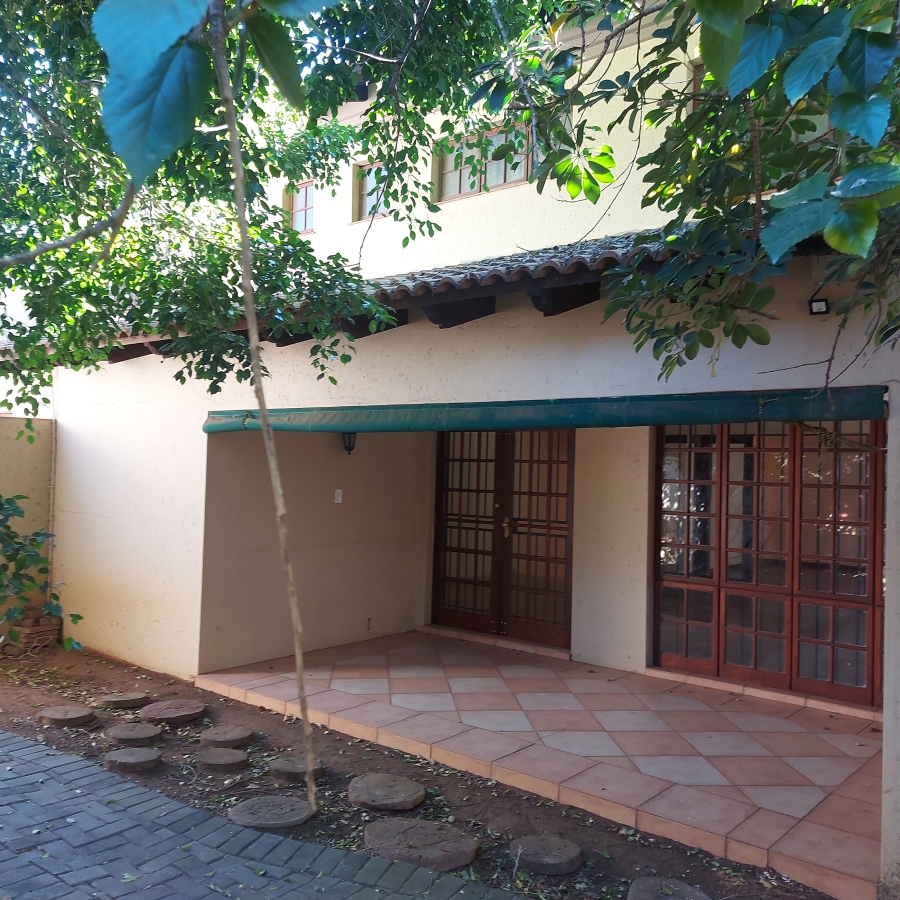 5 Bedroom Property for Sale in Waterkloof Park Gauteng