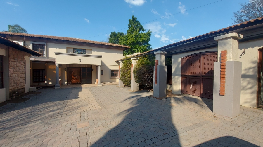 5 Bedroom Property for Sale in Waterkloof Park Gauteng