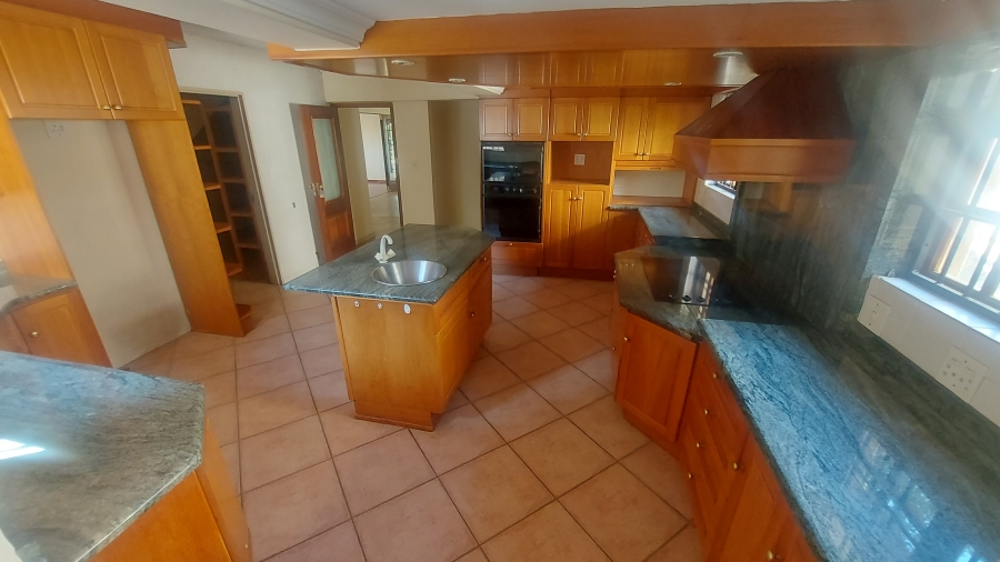 5 Bedroom Property for Sale in Waterkloof Park Gauteng