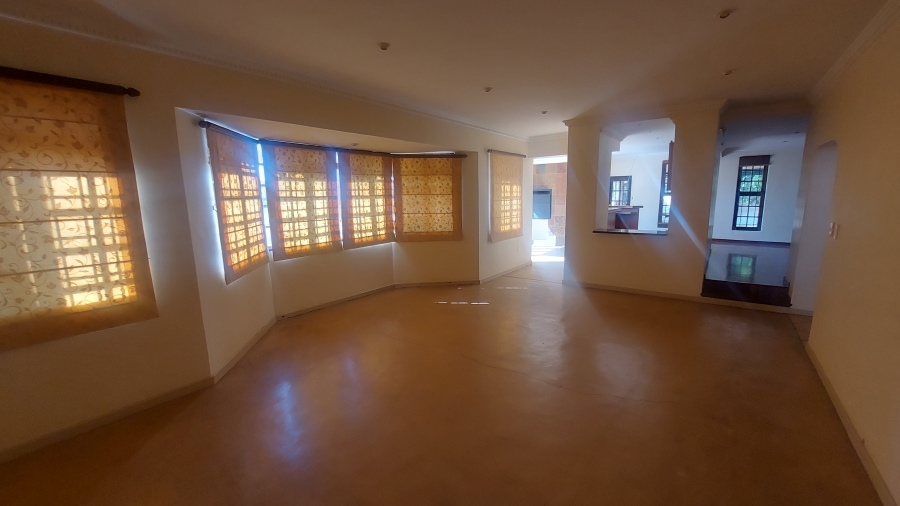 5 Bedroom Property for Sale in Waterkloof Park Gauteng