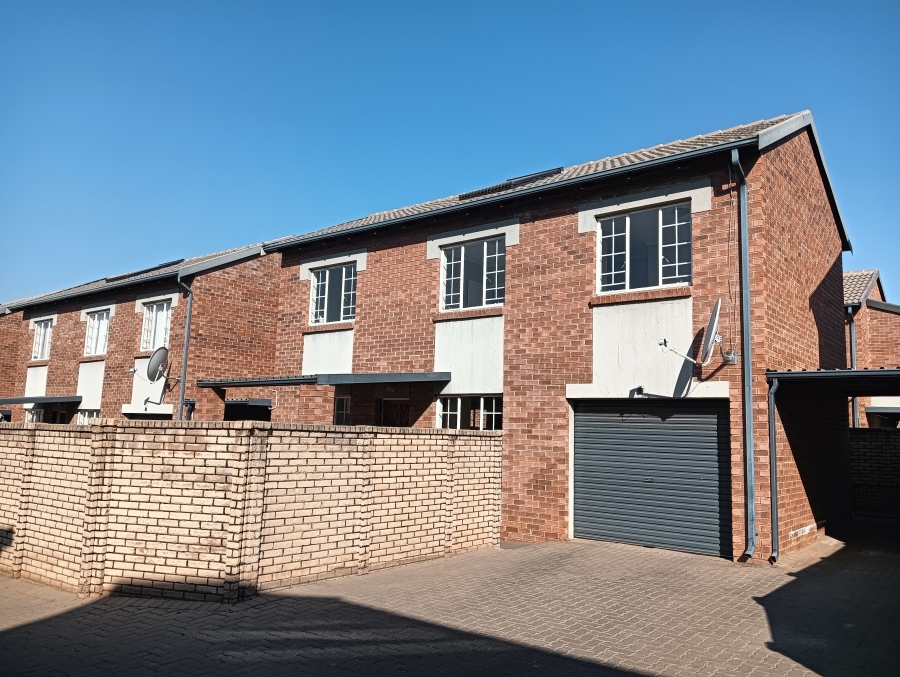 3 Bedroom Property for Sale in Raslouw Gauteng