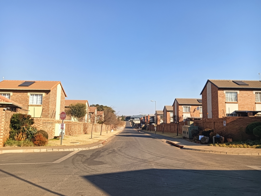 3 Bedroom Property for Sale in Raslouw Gauteng